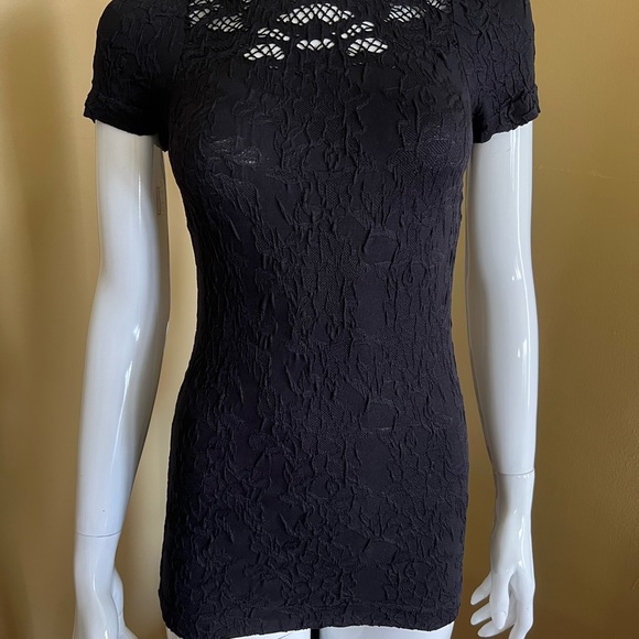 NoPhat Women’s Black Lace Stretch Top Size Small - Picture 3 of 5